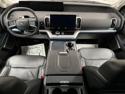 Used 2025 Ford Expedition Platinum AWD/4WD image 24