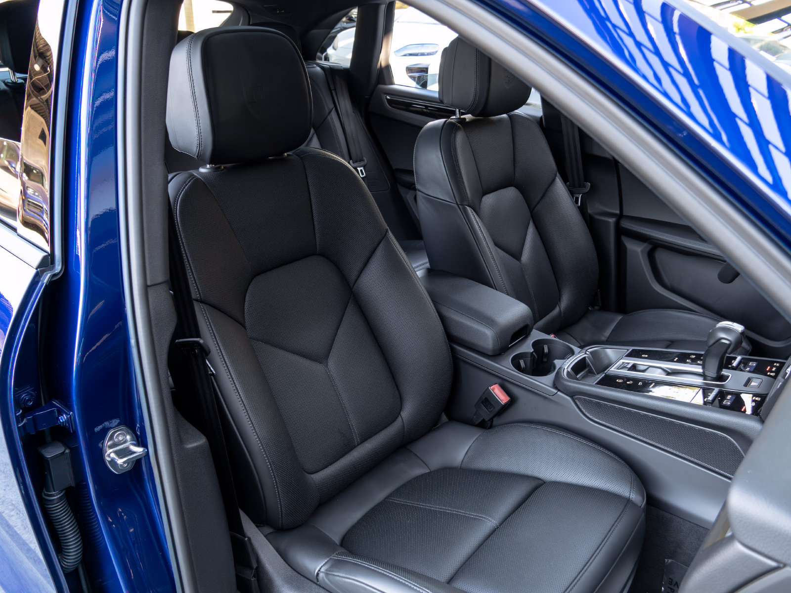Certified 2026 Porsche Macan AWD/4WD image 58