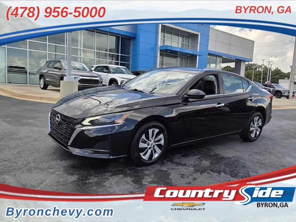 Used 2024 Nissan Altima 2.5 S FWD image 1