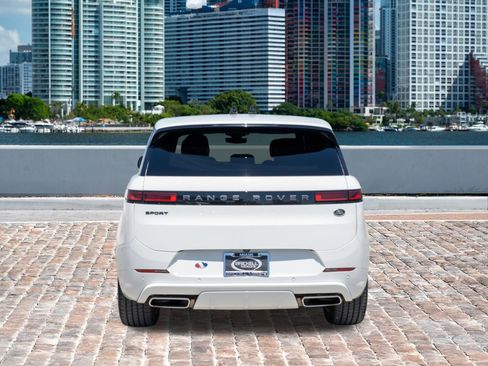 Used 2023 Land Rover Range Rover Sport SE Dynamic image 6