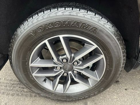 Used 2021 Jeep Grand Cherokee Limited w/ Luxury Group II image 22