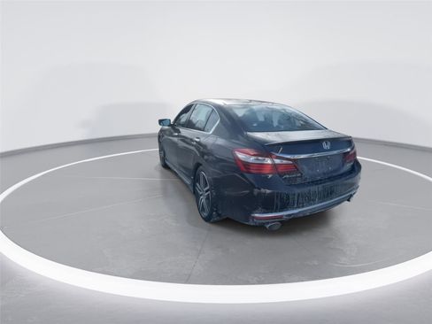 Used 2016 Honda Accord Sport image 2