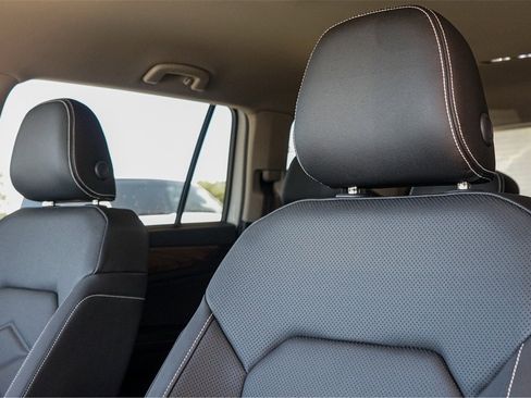 New 2026 Volkswagen Atlas SE image 11