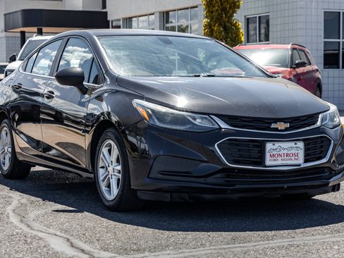 Used 2016 Chevrolet Cruze LT FWD image 3