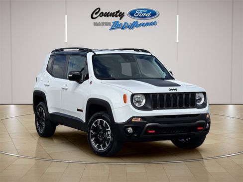 Used 2023 Jeep Renegade Trailhawk image 1