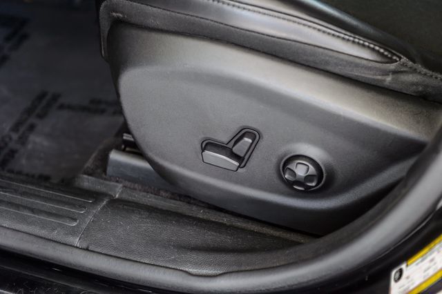 Used 2019 Jeep Cherokee Latitude Plus FWD image 39