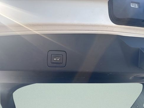 Used 2022 Buick Encore GX Select image 2