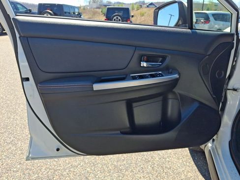 Used 2017 Subaru Crosstrek 2.0i Limited image 12