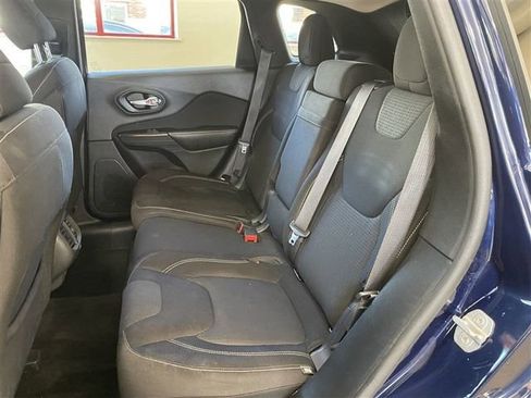 Used 2015 Jeep Cherokee Latitude w/ Cold Weather Group image 22