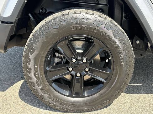Used 2021 Jeep Wrangler Unlimited Sahara AWD/4WD image 27