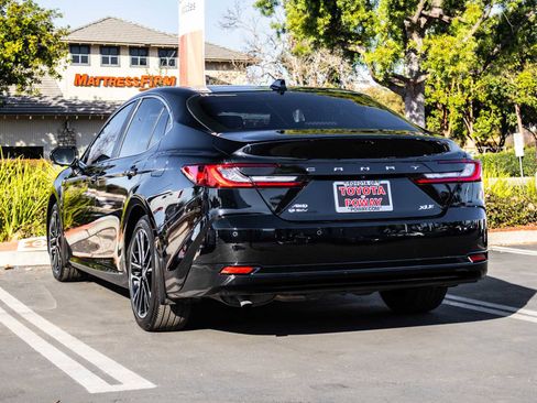 Used 2025 Toyota Camry XLE image 8