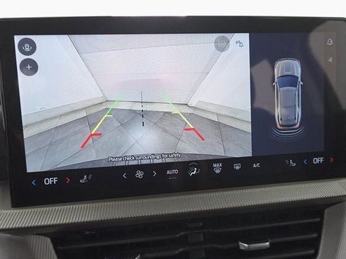 Certified 2025 Ford Explorer Active image 17