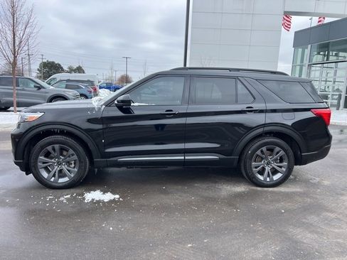 Used 2023 Ford Explorer XLT w/ Equipment Group 202A image 8