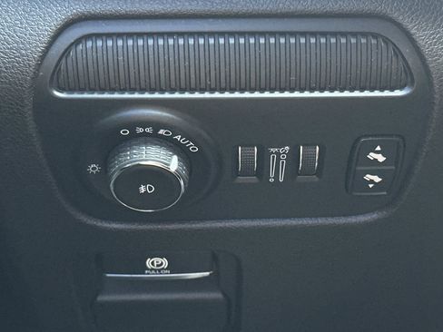 Used 2023 Jeep Wagoneer 4WD w/ Convenience Group I image 41