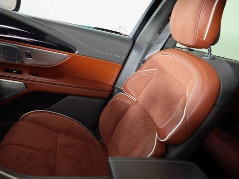 Used 2024 Lincoln Nautilus Black Label image 37