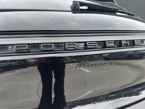 Certified 2023 Porsche Macan AWD/4WD image 14