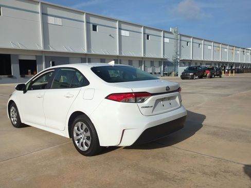 Used 2024 Toyota Corolla LE FWD image 7