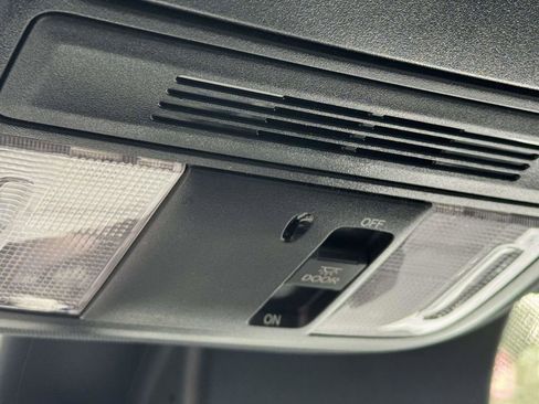 Used 2022 Honda Pilot Sport image 28