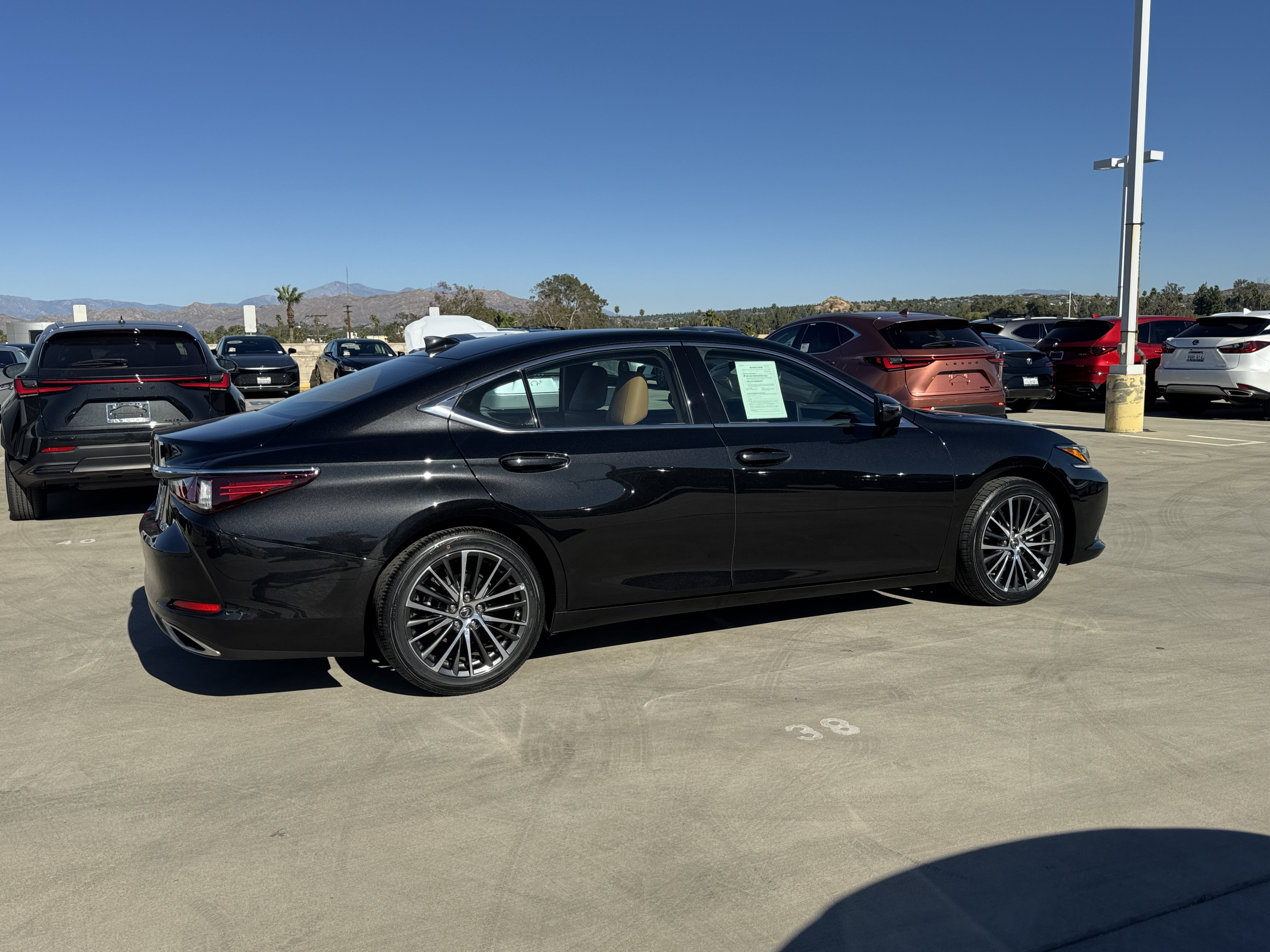 Certified 2024 Lexus ES 350 w/ Premium Package FWD image 11