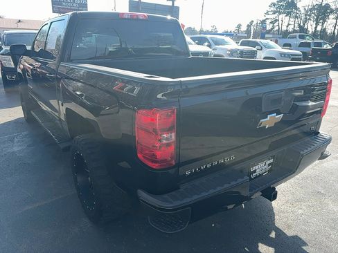 Used 2018 Chevrolet Silverado 1500 LT w/ All Star Edition image 7