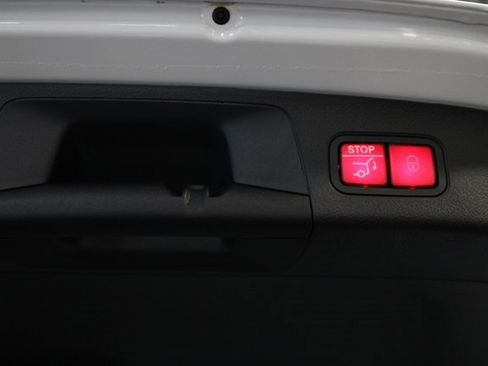 New 2025 Mercedes-Benz GLA 250 4MATIC image 9