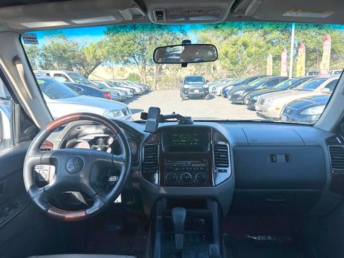 Used 2001 Mitsubishi Montero Limited AWD/4WD image 12