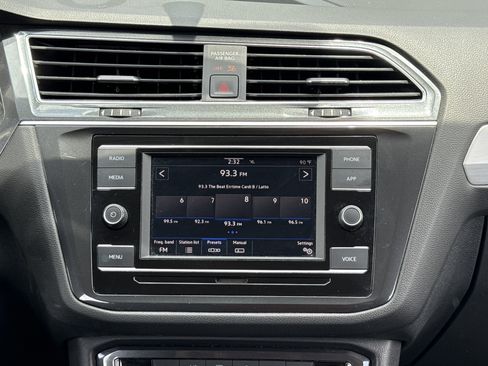 Used 2021 Volkswagen Tiguan S FWD image 11