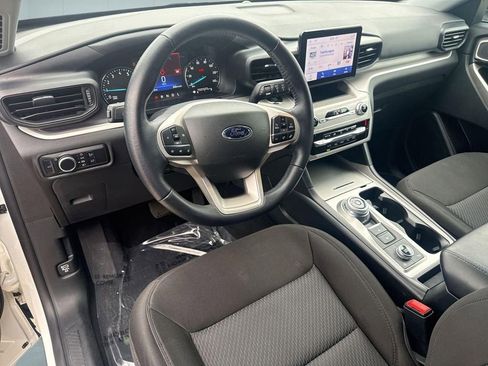 Used 2023 Ford Explorer XLT AWD/4WD image 11