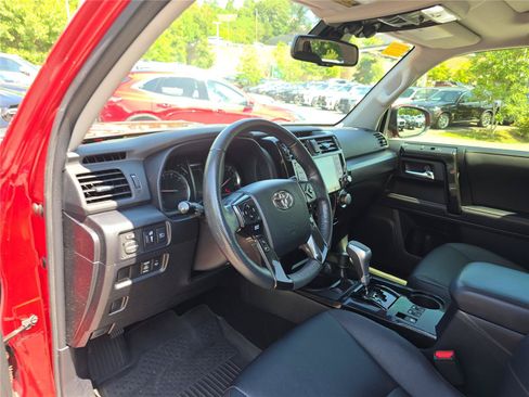 Used 2024 Toyota 4Runner TRD Off-Road Premium w/ Moonroof Package AWD/4WD image 22