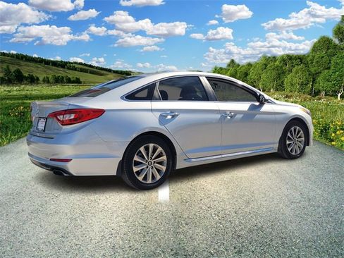Used 2016 Hyundai Sonata Sport w/ Option Group 1V image 4