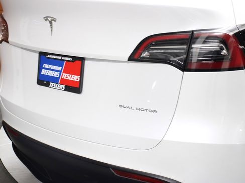 Used 2023 Tesla Model Y Long Range image 6