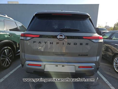 Used 2023 Nissan Pathfinder Platinum w/ Black Appearance Package image 8