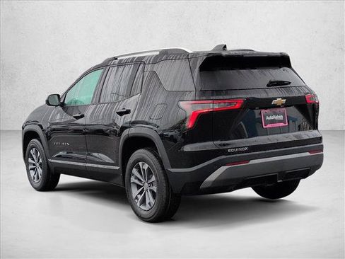 Used 2026 Chevrolet Equinox LT FWD image 9