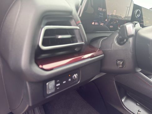 Used 2024 Chevrolet Traverse RS w/ LPO, Floor Liner Package image 15