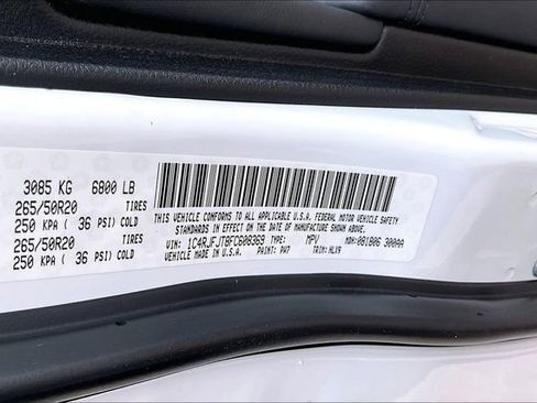 Used 2015 Jeep Grand Cherokee Summit w/ Platinum Series Group AWD/4WD image 32