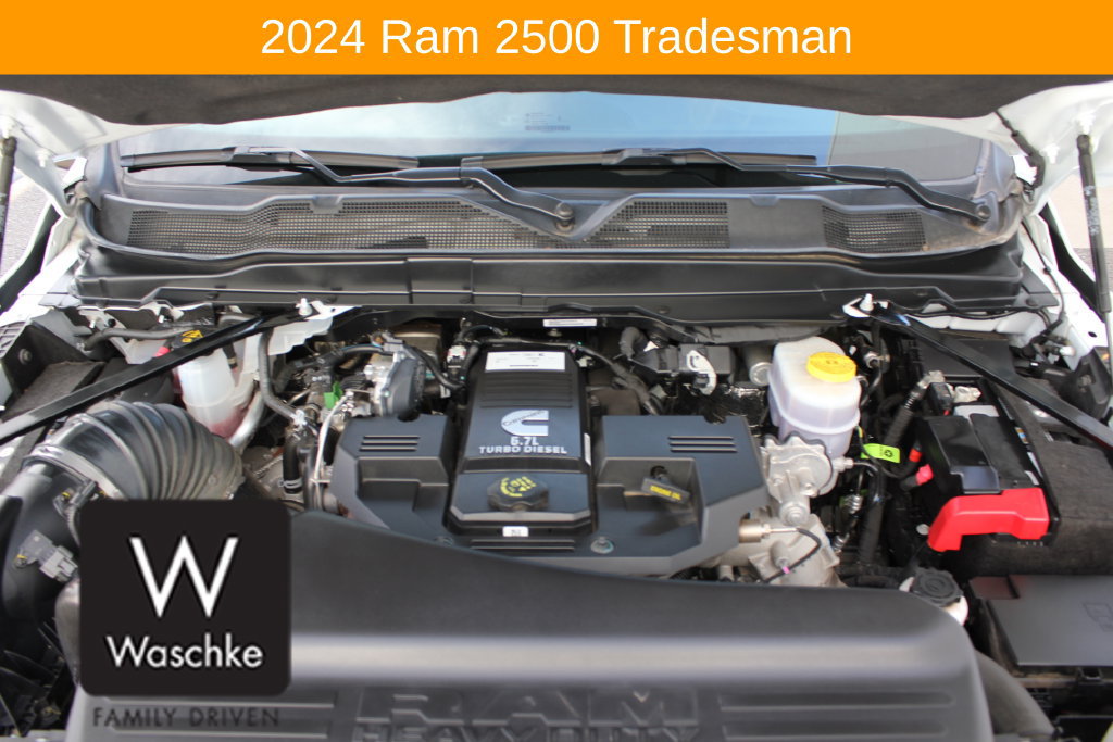 Used 2024 RAM 2500 Tradesman w/ Chrome Appearance Group AWD/4WD image 9