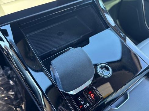 Used 2025 Land Rover Range Rover Sport Dynamic SE image 29