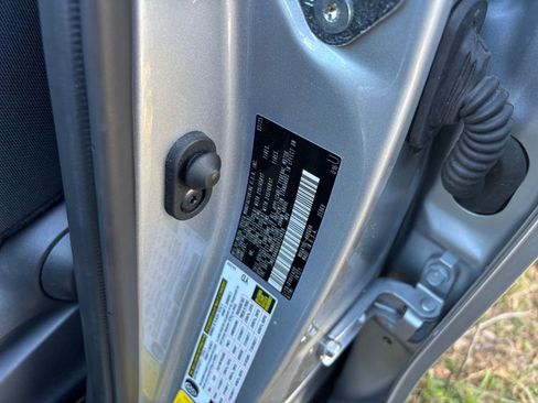 Used 2025 Toyota Corolla Cross LE image 29