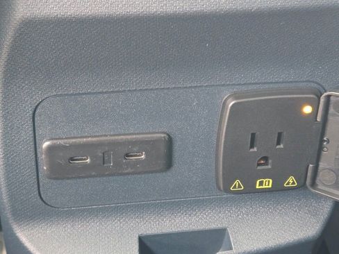 New 2025 Ford Maverick Lariat image 17