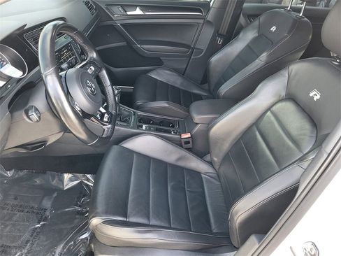 Used 2017 Volkswagen Golf R 4-Door image 16
