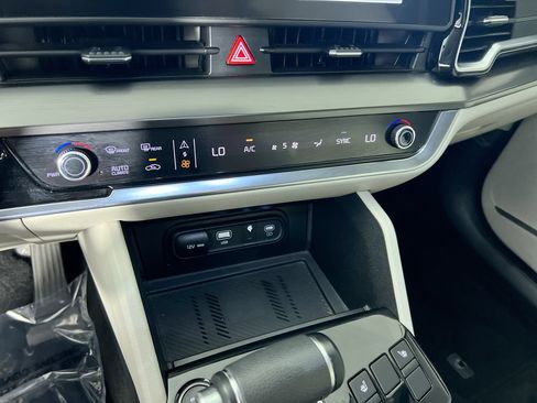 Certified 2024 Kia Sportage EX FWD image 23