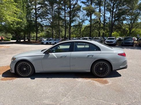 Used 2024 Mercedes-Benz E 350 4MATIC Sedan image 2