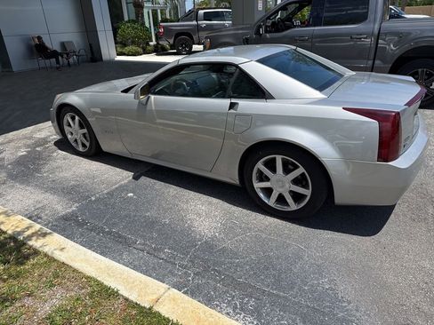 Used 2004 Cadillac XLR RWD image 4