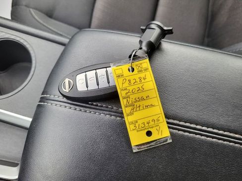 Used 2025 Nissan Altima 2.5 SV image 25