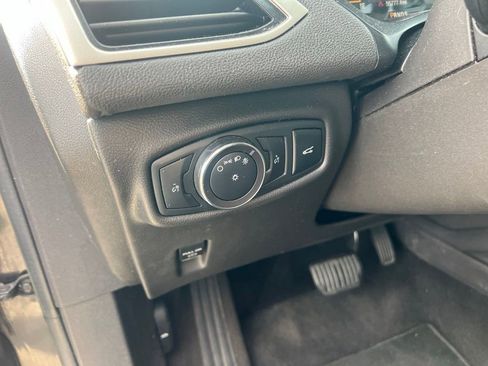 Used 2014 Lincoln MKZ FWD image 26