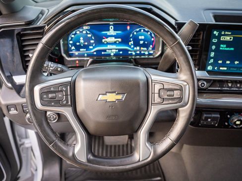 Used 2024 Chevrolet Silverado 2500 LT w/ Convenience Package image 16