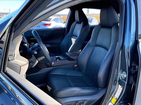 Used 2024 Toyota Venza Limited image 7