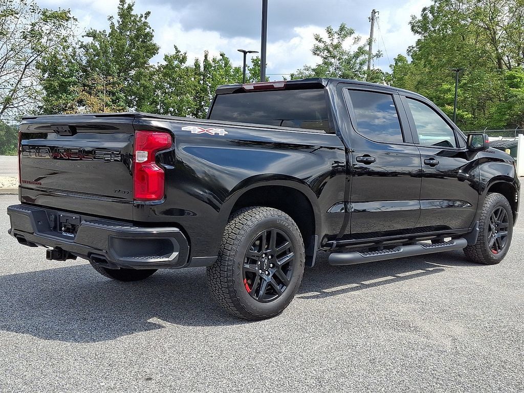 Used 2024 Chevrolet Silverado 1500 RST w/ Redline Edition AWD/4WD image 9