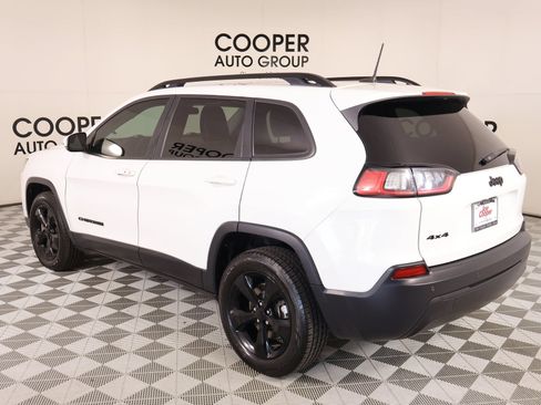 Used 2020 Jeep Cherokee Latitude Plus AWD/4WD image 22