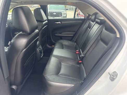 Used 2020 Chrysler 300 Limited image 10